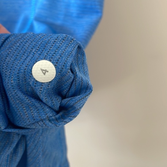 Lululemon Run: Wild Blue Short Sleeve Tech Top- Size 4 - Picture 6 of 8